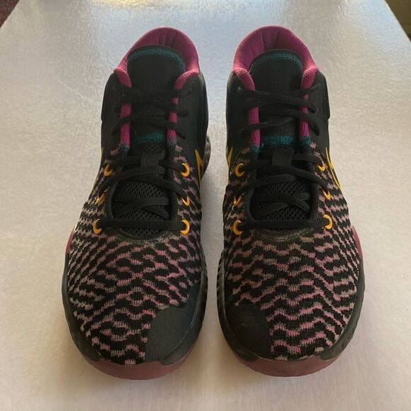 NIKE KD Trey 5 VIII Black Purple Yellow Cactus Flower Mid Tops CK2090-005 Size 8